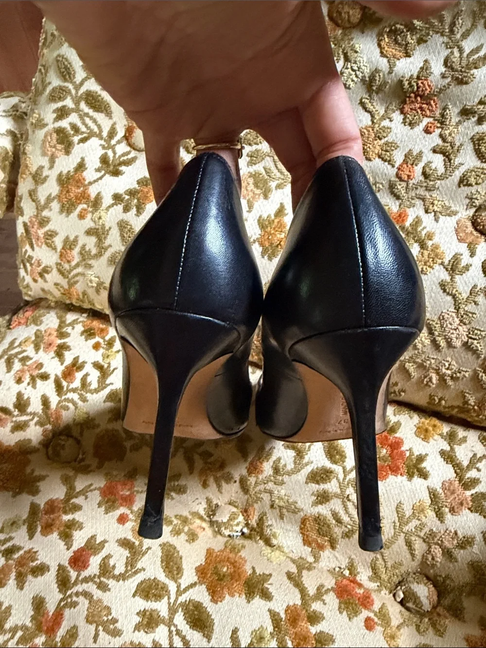 Manolo Blahnik BB Black leather Stiletto Pumps - Picture 5 of 6